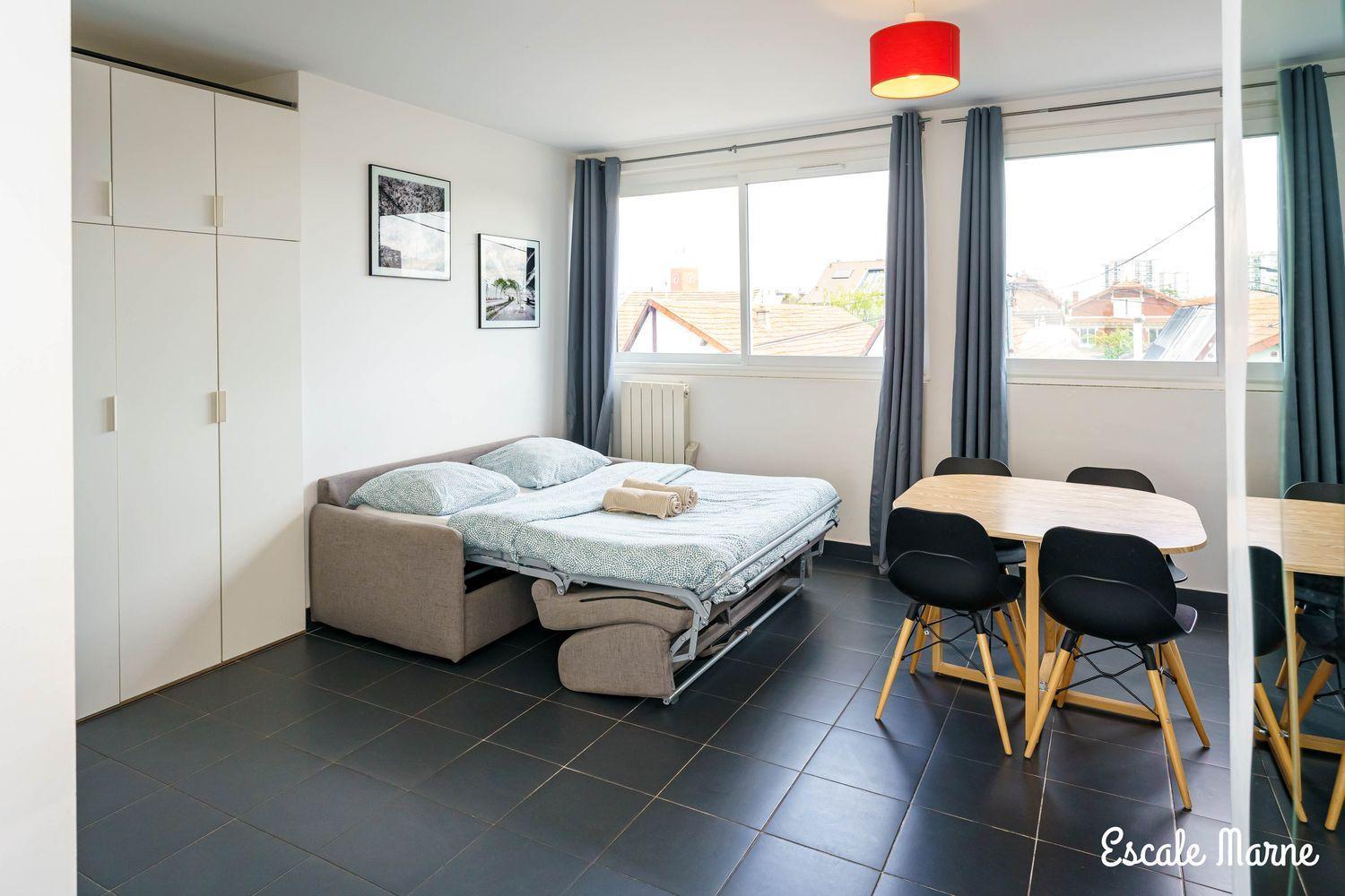 Escale-Marne Fr - 202 - Free Parking - Free Luggage Storage - All Equipped - Linen Included - Washing Machine - 10Mn Walk Metro 8 - Rer A - Panoramic View - From 1 To 14 Guests Maisons-Alfort Room photo